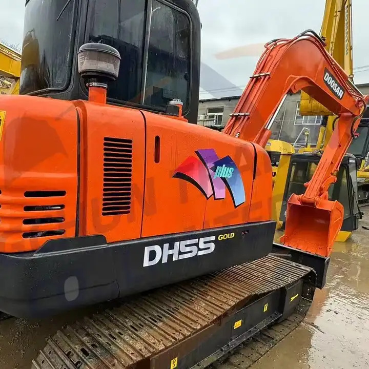 Mini 5ton Used Excavator Doosan DH55 with nice condition Korea low working hour multifunction crawler excavator Doosan DH55 - حفارة: صورة 1 Mini 5ton Used Excavator Doosan DH55 with nice condition Korea low working hour multifunction crawler excavator Doosan DH55 - حفارة: صورة 1