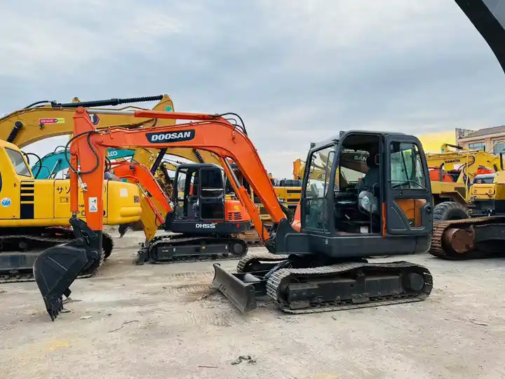 Nice Performance 6t Small Used Excavator,Original Korea Doosan Used Excavators Doosan Dx60 For Sale In Shanghai - حفار زحاف: صورة 4 Nice Performance 6t Small Used Excavator,Original Korea Doosan Used Excavators Doosan Dx60 For Sale In Shanghai - حفار زحاف: صورة 4