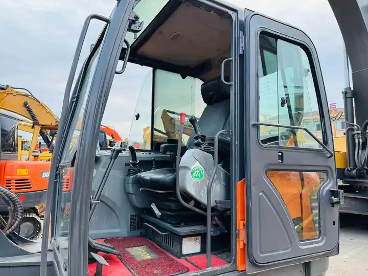 حفار زحاف Nice Performance 6t Small Used Excavator,Original Korea Doosan Used Excavators Doosan Dx60 For Sale In Shanghai: صورة 6