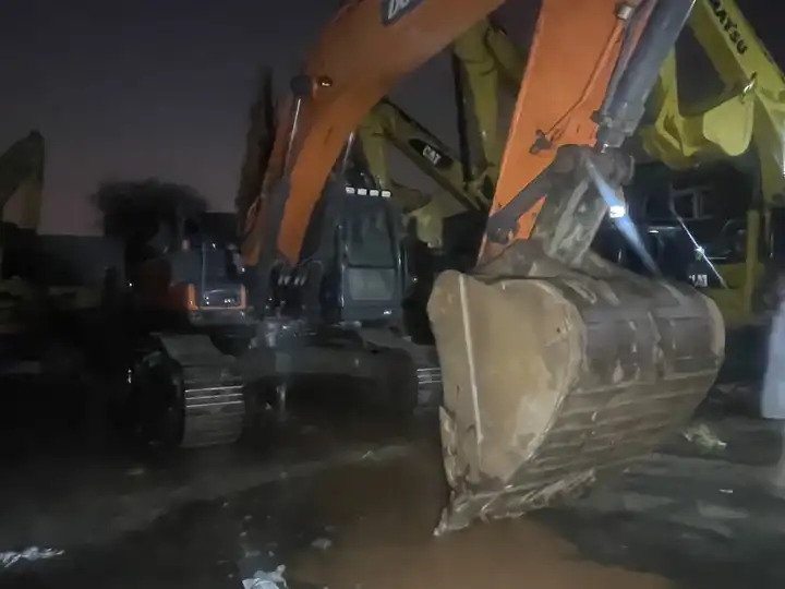 Original Doosan Dx420 Used Excavator/few Working Hours Used 420 Doosan Excavator Dx420 In Stock - حفار زحاف: صورة 3 Original Doosan Dx420 Used Excavator/few Working Hours Used 420 Doosan Excavator Dx420 In Stock - حفار زحاف: صورة 3