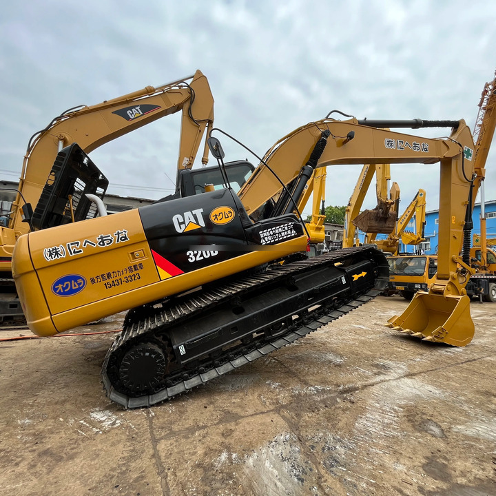 Original japan Used CAT 320D 320D2 crawler excavator CAT 320 used excavators 20 tons excavator for sale - حفار زحاف: صورة 1 Original japan Used CAT 320D 320D2 crawler excavator CAT 320 used excavators 20 tons excavator for sale - حفار زحاف: صورة 1