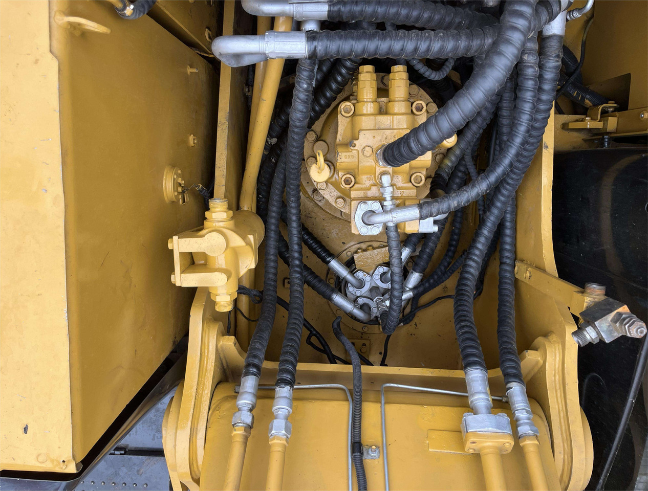Second Hand Cat Excavator CAT 320D Japan Used Construction Machine 20ton Excavator cat320d - حفارة: صورة 4 Second Hand Cat Excavator CAT 320D Japan Used Construction Machine 20ton Excavator cat320d - حفارة: صورة 4