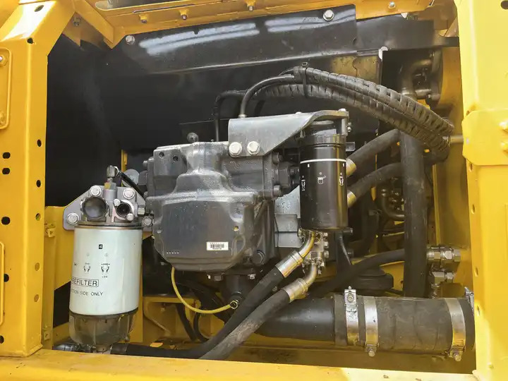 Second hand komatsu PC200 pc200-7 pc200-8 pc220 excavator low price high quality Construction works machinery in good condition - حفار زحاف: صورة 5 Second hand komatsu PC200 pc200-7 pc200-8 pc220 excavator low price high quality Construction works machinery in good condition - حفار زحاف: صورة 5