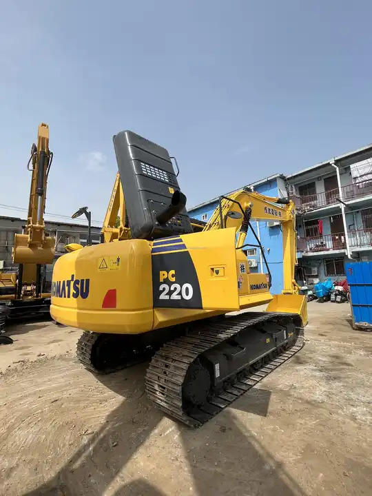 Second hand komatsu PC200 pc200-7 pc200-8 pc220 excavator low price high quality Construction works machinery in good condition - حفار زحاف: صورة 3 Second hand komatsu PC200 pc200-7 pc200-8 pc220 excavator low price high quality Construction works machinery in good condition - حفار زحاف: صورة 3