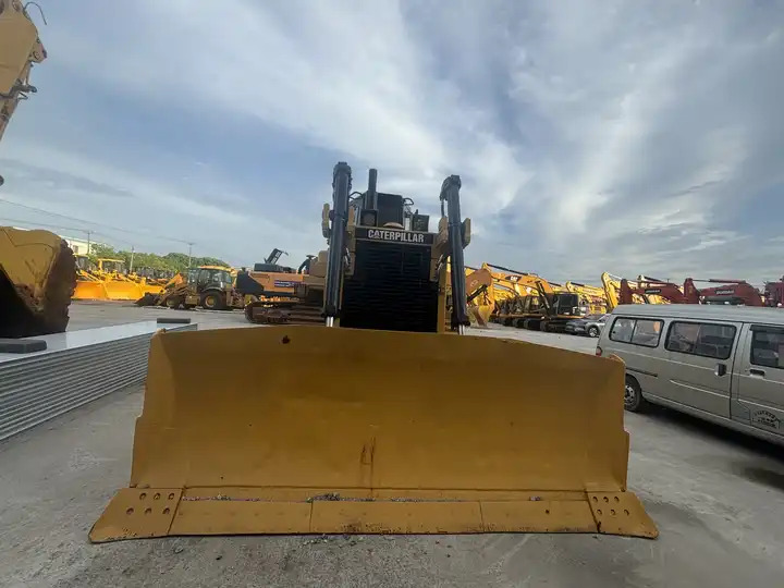 Used CAT D8R bulldozer in good condition for sale - جرافة: صورة 2 Used CAT D8R bulldozer in good condition for sale - جرافة: صورة 2