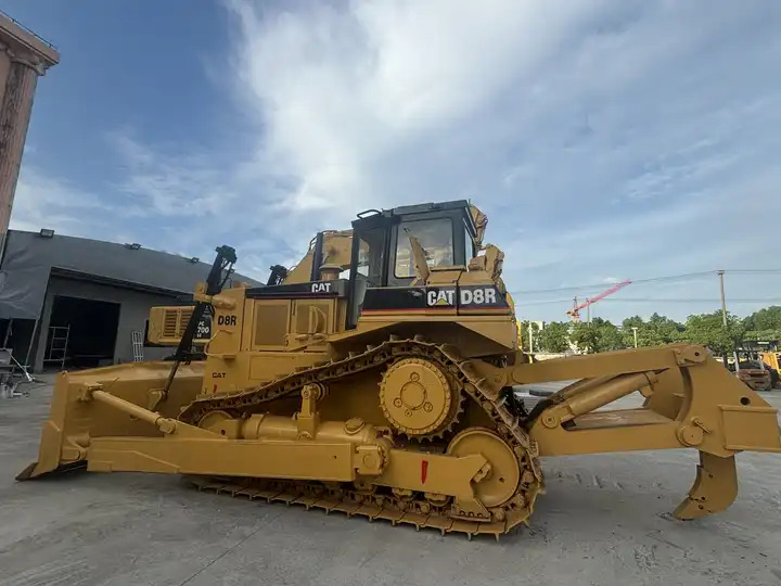 Used CAT D8R bulldozer in good condition for sale - جرافة: صورة 3 Used CAT D8R bulldozer in good condition for sale - جرافة: صورة 3