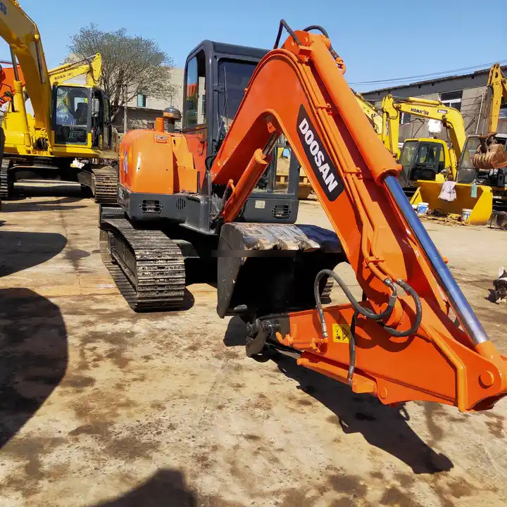Used Doosan Machinery for Sale Mini excavator DH55-V DH60-7 for sale Fast Delivery Competitive Price Digger Hydraulic Excavator - حفار زحاف: صورة 1 Used Doosan Machinery for Sale Mini excavator DH55-V DH60-7 for sale Fast Delivery Competitive Price Digger Hydraulic Excavator - حفار زحاف: صورة 1