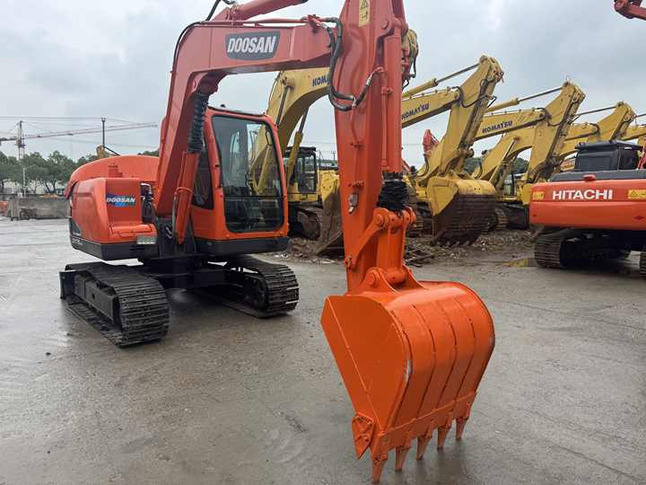 Used Excavator Doosan DX75-9C Second-hand Excavator Digger DX75-9C Compact Shovel Crawler Doosan 75 Excavator Doosan Dx75-9C - حفار زحاف: صورة 5 Used Excavator Doosan DX75-9C Second-hand Excavator Digger DX75-9C Compact Shovel Crawler Doosan 75 Excavator Doosan Dx75-9C - حفار زحاف: صورة 5