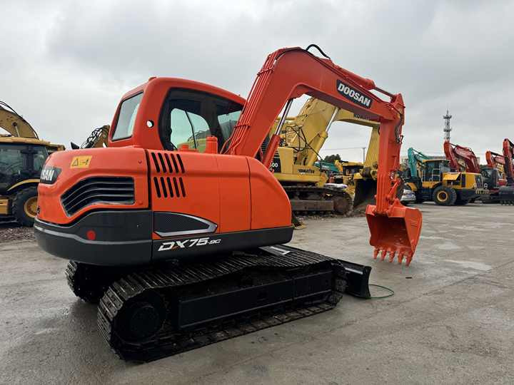 Used Excavator Doosan DX75-9C Second-hand Excavator Digger DX75-9C Compact Shovel Crawler Doosan 75 Excavator Doosan Dx75-9C - حفار زحاف: صورة 4 Used Excavator Doosan DX75-9C Second-hand Excavator Digger DX75-9C Compact Shovel Crawler Doosan 75 Excavator Doosan Dx75-9C - حفار زحاف: صورة 4