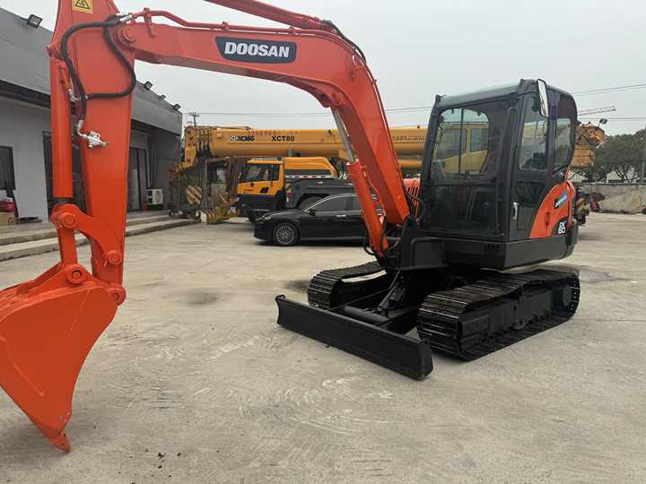 Used Excavator Doosan Dx60 Excavators Earth-moving Machinery Doosan Dx60 Dx80 Dx75 Dx225 Dh55 Dx60-9c for Sale - حفار زحاف: صورة 5 Used Excavator Doosan Dx60 Excavators Earth-moving Machinery Doosan Dx60 Dx80 Dx75 Dx225 Dh55 Dx60-9c for Sale - حفار زحاف: صورة 5