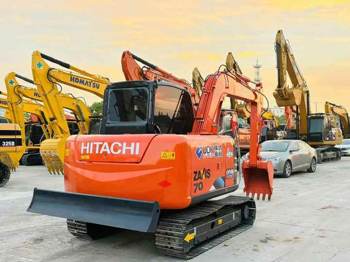 Used Japanese Excavator Hitachi 70 for Sale Hitachi 70 Excavator Hitachi Zx70 - حفارة: صورة 5 Used Japanese Excavator Hitachi 70 for Sale Hitachi 70 Excavator Hitachi Zx70 - حفارة: صورة 5