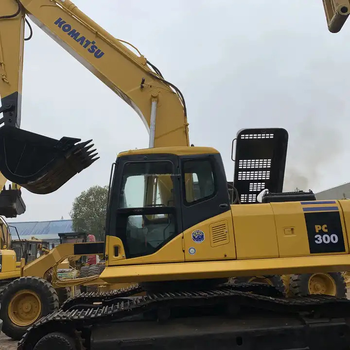 Used Komatsu excavator Pc300-7 in good condition for sale - حفار زحاف: صورة 5 Used Komatsu excavator Pc300-7 in good condition for sale - حفار زحاف: صورة 5