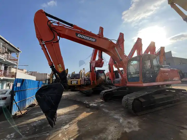 Used Machinery Doosan300 dx300lc Hydraulic Crawler Backhoe Digger 30ton Used Excavator Doosan DX300LC - حفار زحاف: صورة 3 Used Machinery Doosan300 dx300lc Hydraulic Crawler Backhoe Digger 30ton Used Excavator Doosan DX300LC - حفار زحاف: صورة 3