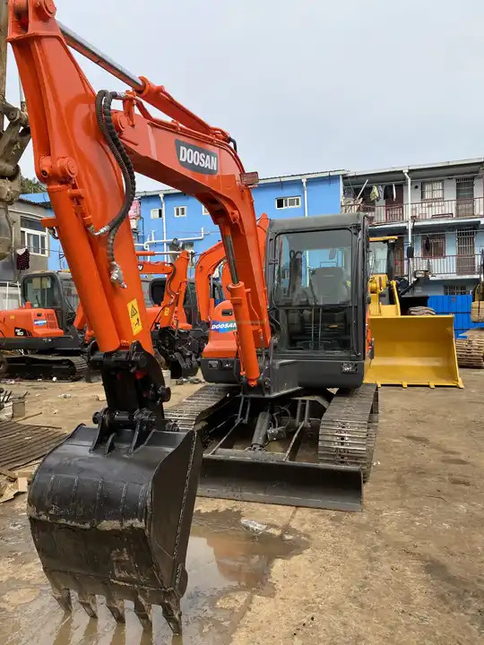 Used excavator Doosan DX60 with excellent working condition on sale Used Doosan DX60 excavator, Doosan DX60 mini excavators - حفار زحاف: صورة 5 Used excavator Doosan DX60 with excellent working condition on sale Used Doosan DX60 excavator, Doosan DX60 mini excavators - حفار زحاف: صورة 5