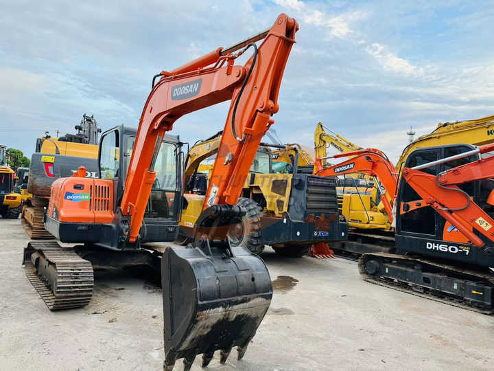 Used excavator doosan dx60 excavators earth-moving machinery doosan dx60 dx80 dx75 dx225 dh60 dh60-7for sale - حفار زحاف: صورة 2 Used excavator doosan dx60 excavators earth-moving machinery doosan dx60 dx80 dx75 dx225 dh60 dh60-7for sale - حفار زحاف: صورة 2