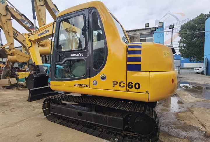 Used komatsu Pc60-7 Crawler Excavator 6 Ton Excavator In Shanghai China For Sale PC 60 60-7 PC60 PC78 excavator - حفار زحاف: صورة 3 Used komatsu Pc60-7 Crawler Excavator 6 Ton Excavator In Shanghai China For Sale PC 60 60-7 PC60 PC78 excavator - حفار زحاف: صورة 3