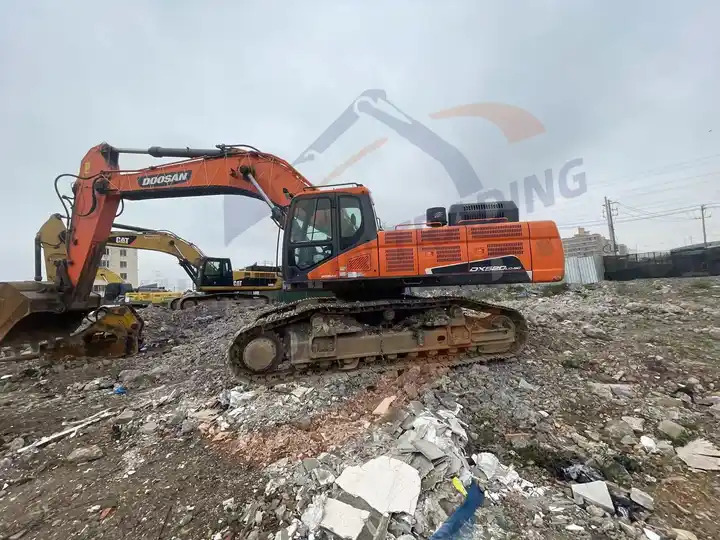 Low price Used Doosan excavator DX520LC-9C in good condition for sale - حفار زحاف: صورة 5 Low price Used Doosan excavator DX520LC-9C in good condition for sale - حفار زحاف: صورة 5
