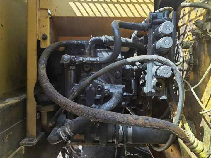 Nice porfmance Japanese Hot Selling Good Condition Used Excavator Komatsu PC120 Cheap Price PC210 PC220-8 pc120 pc130 - حفار زحاف: صورة 2 Nice porfmance Japanese Hot Selling Good Condition Used Excavator Komatsu PC120 Cheap Price PC210 PC220-8 pc120 pc130 - حفار زحاف: صورة 2