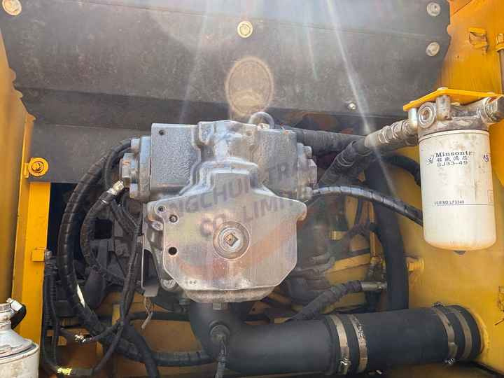 Nice porfmance Japanese Hot Selling Good Condition Used Excavator Komatsu PC200 Cheap Price PC210 PC220-8 - حفار زحاف: صورة 4 Nice porfmance Japanese Hot Selling Good Condition Used Excavator Komatsu PC200 Cheap Price PC210 PC220-8 - حفار زحاف: صورة 4