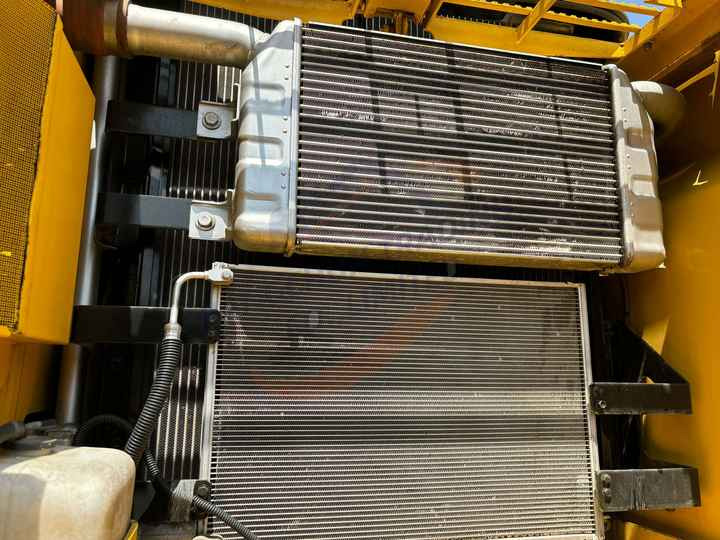 Nice porfmance Japanese Hot Selling Good Condition Used Excavator Komatsu PC200 Cheap Price PC210 PC220-8 - حفار زحاف: صورة 5 Nice porfmance Japanese Hot Selling Good Condition Used Excavator Komatsu PC200 Cheap Price PC210 PC220-8 - حفار زحاف: صورة 5