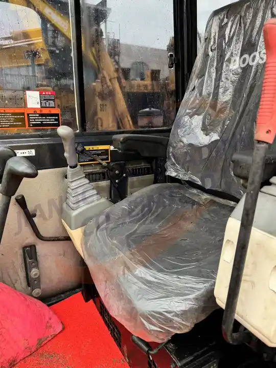 Second hand Korea Mini Excavator Doosan DH55 Used Hydraulic Excavators 55 for Cheap Price Sale - حفارة: صورة 5 Second hand Korea Mini Excavator Doosan DH55 Used Hydraulic Excavators 55 for Cheap Price Sale - حفارة: صورة 5