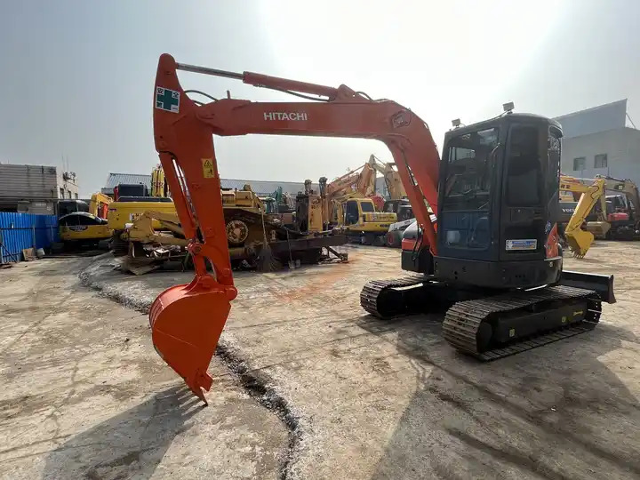 Used Excavator Hitachi Zaxis55ur good quality made in japan Hitachi ZX55ur crawler excavator - حفار زحاف: صورة 2 Used Excavator Hitachi Zaxis55ur good quality made in japan Hitachi ZX55ur crawler excavator - حفار زحاف: صورة 2