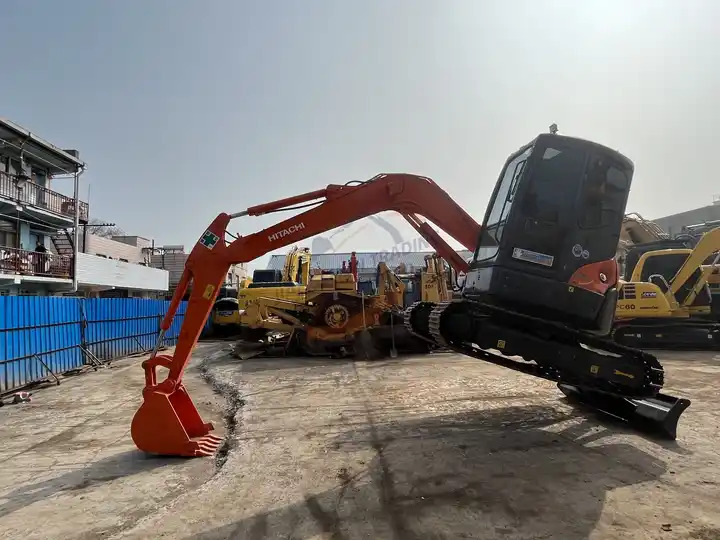 Used Excavator Hitachi Zaxis55ur good quality made in japan Hitachi ZX55ur crawler excavator - حفار زحاف: صورة 4 Used Excavator Hitachi Zaxis55ur good quality made in japan Hitachi ZX55ur crawler excavator - حفار زحاف: صورة 4