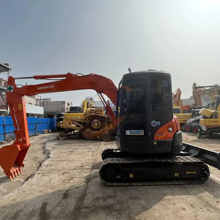 Used Excavator Hitachi Zaxis55ur good quality made in japan Hitachi ZX55ur crawler excavator - حفار زحاف: صورة 1 Used Excavator Hitachi Zaxis55ur good quality made in japan Hitachi ZX55ur crawler excavator - حفار زحاف: صورة 1