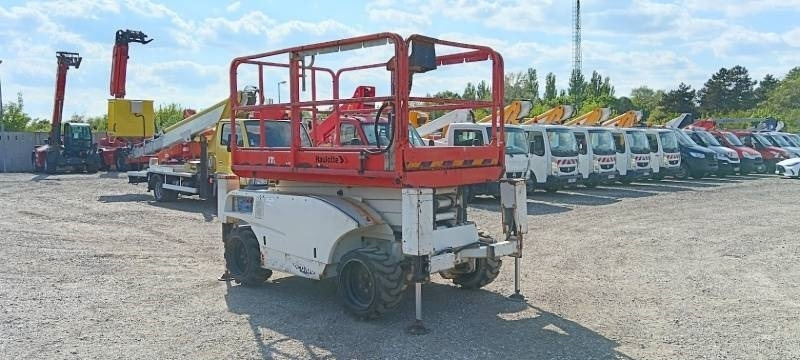 Haulotte Compact 10 DX - 4x4 - 10m - diesel - رافعة هيدروليكية مقصية: صورة 1 Haulotte Compact 10 DX - 4x4 - 10m - diesel - رافعة هيدروليكية مقصية: صورة 1