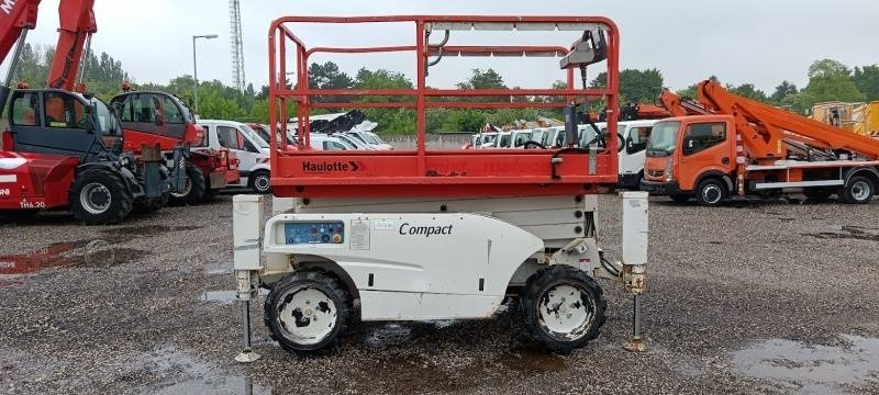 Haulotte Compact 10 DX - 4x4 - 10m - diesel - رافعة هيدروليكية مقصية: صورة 4 Haulotte Compact 10 DX - 4x4 - 10m - diesel - رافعة هيدروليكية مقصية: صورة 4