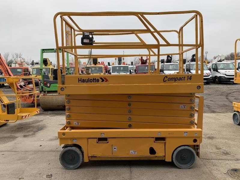 Haulotte Compact 14 - 14 m, electric - رافعة هيدروليكية مقصية: صورة 5 Haulotte Compact 14 - 14 m, electric - رافعة هيدروليكية مقصية: صورة 5