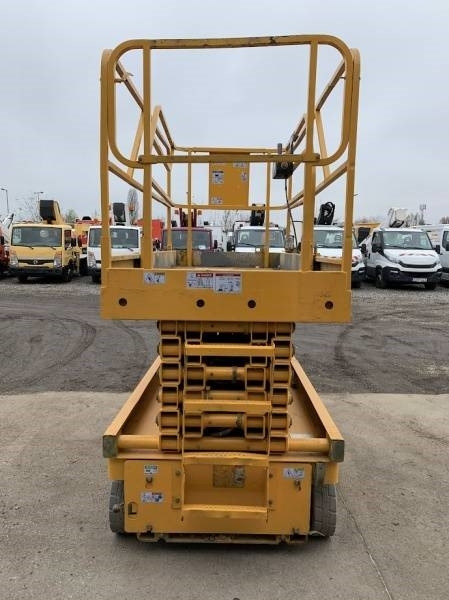 Haulotte Compact 14 - 14 m, electric - رافعة هيدروليكية مقصية: صورة 3 Haulotte Compact 14 - 14 m, electric - رافعة هيدروليكية مقصية: صورة 3