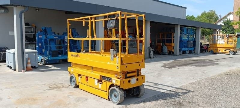 Haulotte Compact 8 - 8m, electric - رافعة هيدروليكية مقصية: صورة 1 Haulotte Compact 8 - 8m, electric - رافعة هيدروليكية مقصية: صورة 1