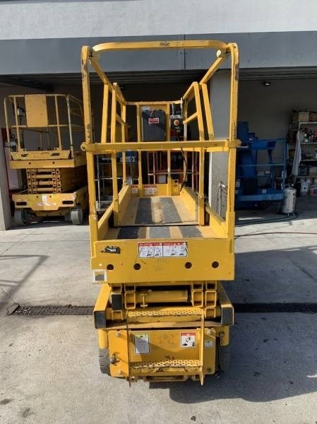 Haulotte Compact 8 - 8m, electric - رافعة هيدروليكية مقصية: صورة 3 Haulotte Compact 8 - 8m, electric - رافعة هيدروليكية مقصية: صورة 3