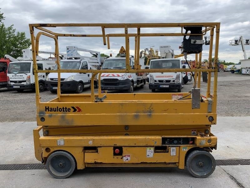 Haulotte Compact 8 - رافعة هيدروليكية مقصية: صورة 4 Haulotte Compact 8 - رافعة هيدروليكية مقصية: صورة 4