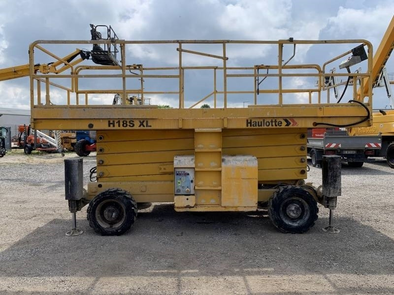 Haulotte H18SXL - 18m - 4x4 - 500 kg - رافعة هيدروليكية مقصية: صورة 4 Haulotte H18SXL - 18m - 4x4 - 500 kg - رافعة هيدروليكية مقصية: صورة 4