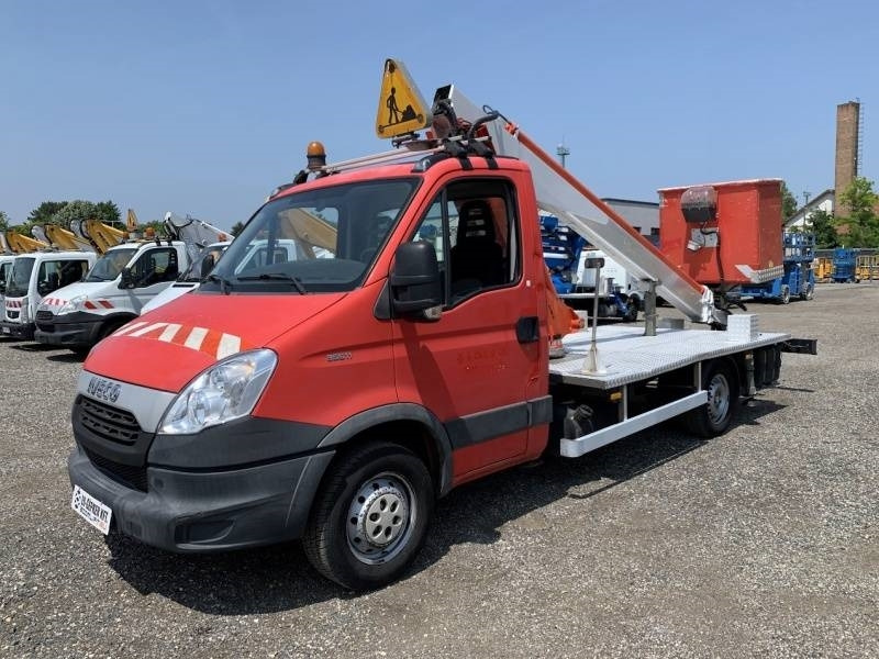 Iveco Daily Multitel 160 ALU DS - 16m - منصة تلسكوبية محمولة على شاحنة: صورة 2 Iveco Daily Multitel 160 ALU DS - 16m - منصة تلسكوبية محمولة على شاحنة: صورة 2