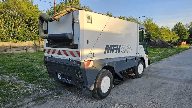 Mfh 5500 sweeper - with air conditionier - سياره كنس شوارع: صورة 3 Mfh 5500 sweeper - with air conditionier - سياره كنس شوارع: صورة 3