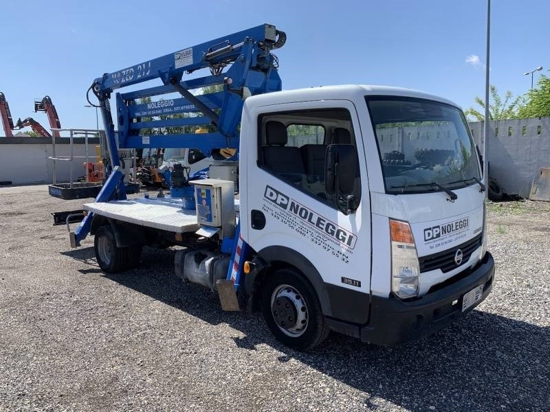 Nissan Cabstar CTE ZED 21 J - 21 m - 200 kg - منصة تلسكوبية محمولة على شاحنة: صورة 1 Nissan Cabstar CTE ZED 21 J - 21 m - 200 kg - منصة تلسكوبية محمولة على شاحنة: صورة 1
