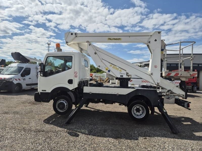 Nissan Cabstar Palfinger P200A - 20m - 200 kg - منصة تلسكوبية محمولة على شاحنة: صورة 5 Nissan Cabstar Palfinger P200A - 20m - 200 kg - منصة تلسكوبية محمولة على شاحنة: صورة 5