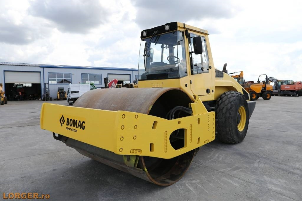 Bomag BW 219 D H-4 - مدحلة ضاغطة: صورة 1 Bomag BW 219 D H-4 - مدحلة ضاغطة: صورة 1