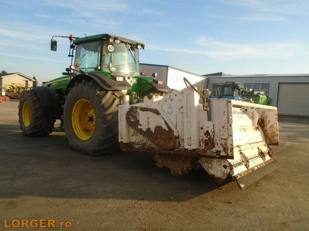 John Deere 8530 cu stabilizator de sol Wirtgen WS 250. - جرار: صورة 3 John Deere 8530 cu stabilizator de sol Wirtgen WS 250. - جرار: صورة 3