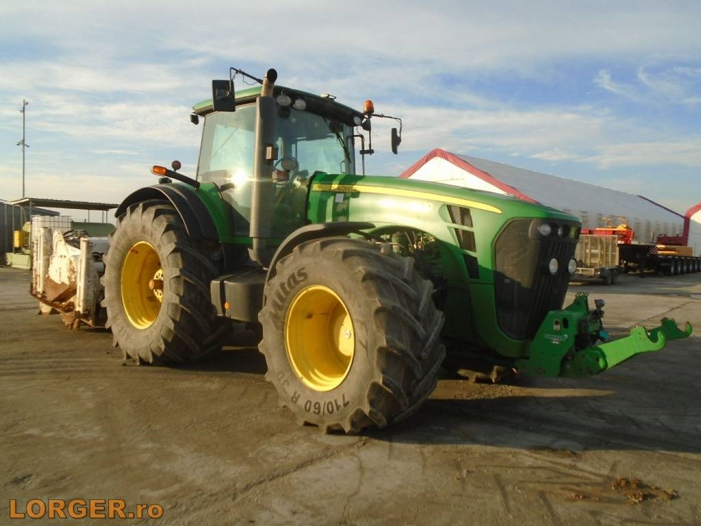 John Deere 8530 cu stabilizator de sol Wirtgen WS 250. - جرار: صورة 1 John Deere 8530 cu stabilizator de sol Wirtgen WS 250. - جرار: صورة 1