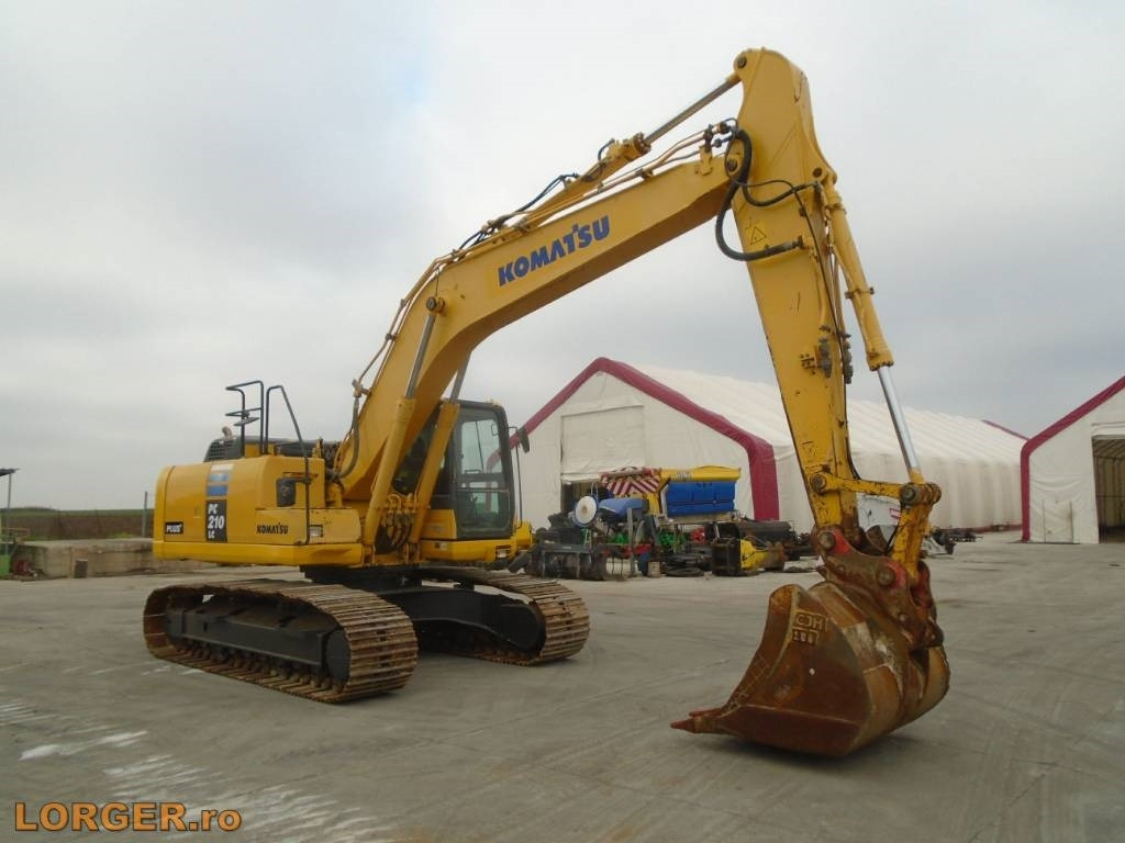 Komatsu PC210LC-10 - حفار زحاف: صورة 1 Komatsu PC210LC-10 - حفار زحاف: صورة 1
