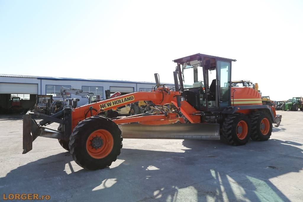 New Holland F 156.6 A with 3D GPS System - ممهدة: صورة 4 New Holland F 156.6 A with 3D GPS System - ممهدة: صورة 4