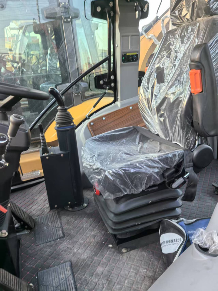 CATERPILLAR 426 - اللودر المجنزر: صورة 3 CATERPILLAR 426 - اللودر المجنزر: صورة 3