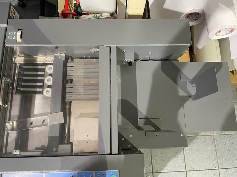 Duplo DocuCutter DC-645 - آلة قطع الورق: صورة 2 Duplo DocuCutter DC-645 - آلة قطع الورق: صورة 2