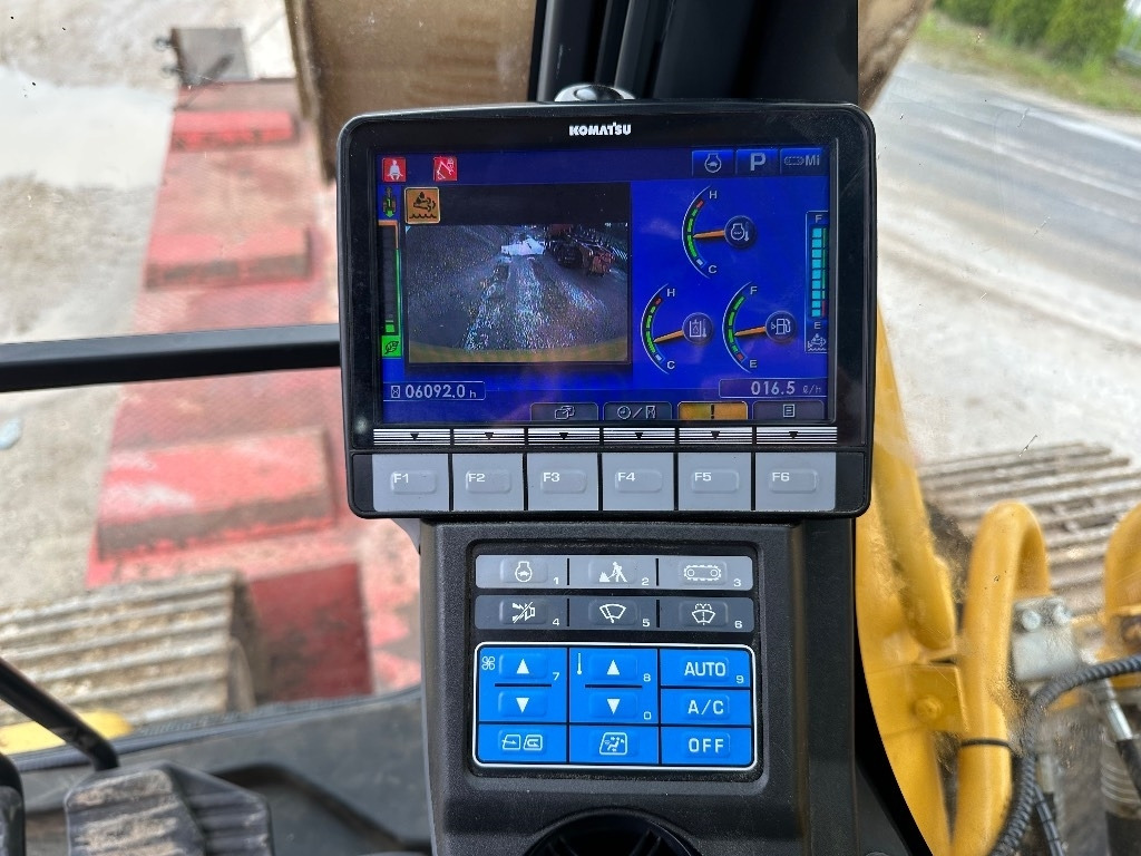حفار زحاف Komatsu PC 210 LC-11: صورة 23