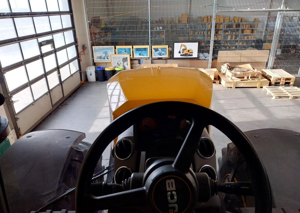 JCB 8330 iCon - جرار: صورة 5 JCB 8330 iCon - جرار: صورة 5