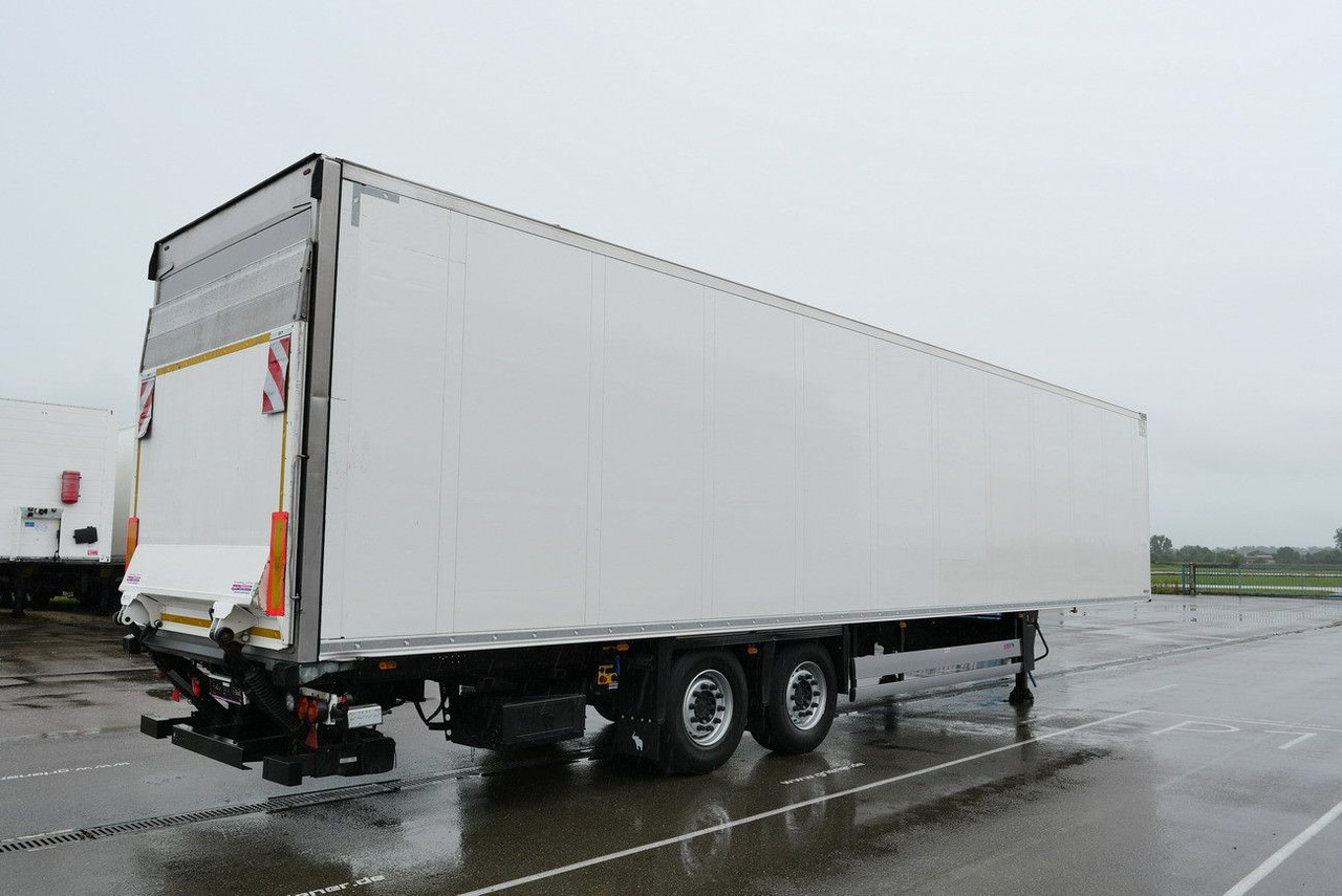 Schmitz Cargobull SKO 18 /LBW BÄR 2500 kg / CARRIER 1550 / LIFT - نصف مقطورة صندوق مغلق: صورة 2 Schmitz Cargobull SKO 18 /LBW BÄR 2500 kg / CARRIER 1550 / LIFT - نصف مقطورة صندوق مغلق: صورة 2